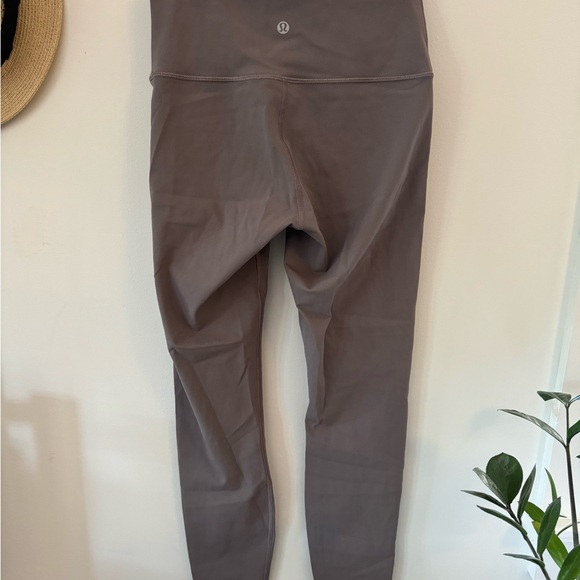 Lululemon Wonder Under - Picture 3 of 3